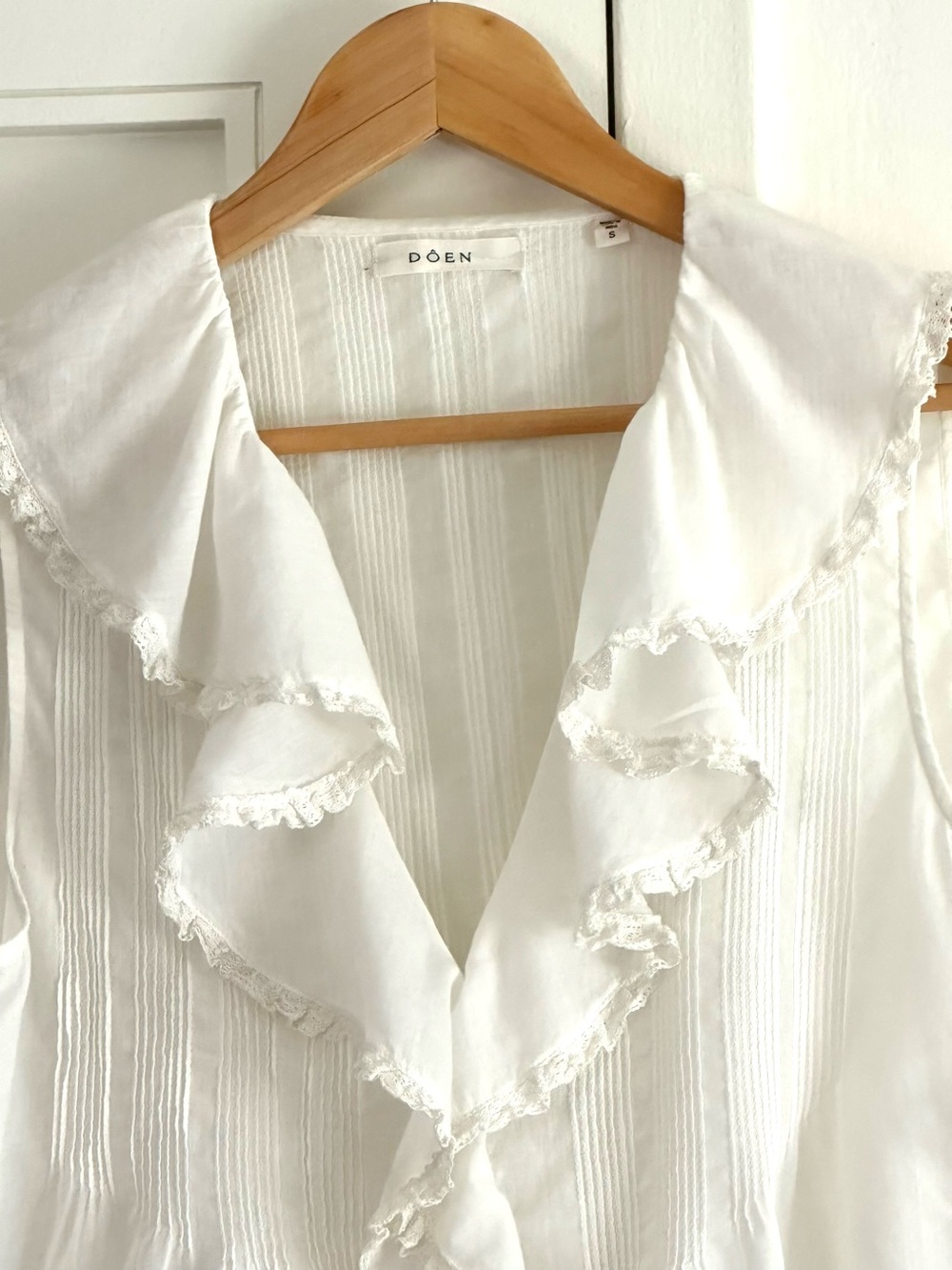 DÔEN Ivory "Salt" Hilda Sleeveless Pintuck Ruffle Blouse Romantic Cotton S - Picture 2 of 10